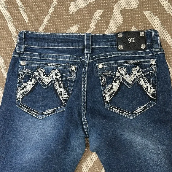 Miss Me Distressed Signature Boot Jean JM1232B Size 31 Inseam 34 Color MK 323 - Picture 10 of 17